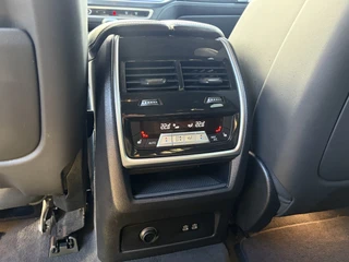 BMW XM PHEV 30 kWh Driving Assistant Professional B&W HUD Massage 360° Elek.Trekhaak Orig.NL BOMVOL! / 21