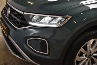 Volkswagen T-Roc 1.5 TSI 150pk 7-DSG Life Business / 30