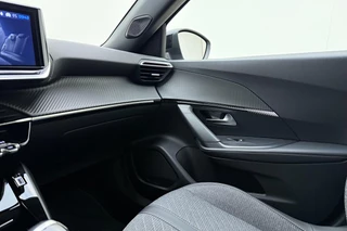 Peugeot 2008 1.2 Turbo 100 Allure | Apple Carplay/Android Auto | Parkeersensoren | Climate Control | Lichtmetalen velgen | DAB | Cruise Control | / 28