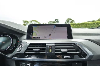 BMW X3 xDrive20i High Executive  | Pano | Trekhaak | Head-up / 32