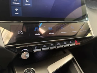 Peugeot 408 1.6 HYbrid Allure 180 EAT8  Navigatie Full-led Adaptive-Cruise / 16