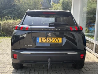 Peugeot e-2008 EV Blue Lease Allure 50 kWh | 97% SoH |Achteruitrijcamera | Navigatie | Trekhaak voor fietsendrager | Navigatie | Cruise Control / 7