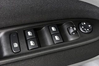 Jeep Avenger 1.2 Longitude Stoelverwarming Keyless Camera Adaptive Cruise / 28