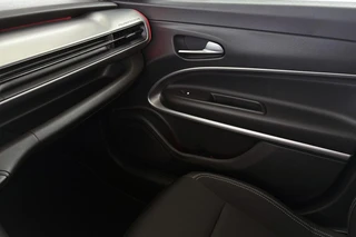 Jeep Avenger 1.2 e-Hybrid Summit Keyless JBL Elektrische Achterklep Achteruitrijcamera / 40