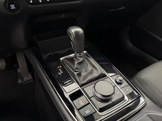 Mazda CX-30 2.0 e-SkyActiv-X M Hybrid Comfort | Automaat | Navigatie | Camera | Parkeersensoren | Stoelverwarming | Apple CarPlay / 10