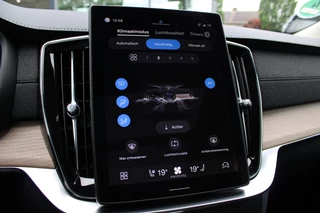 Volvo XC90 2.0 T8 Plug-in hybrid AWD Plus Bright  | Luchtvering | BLIS | Panoramadak | 360 Camera / 25
