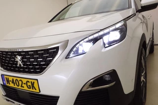 Peugeot 3008 1.2 PureTech Crossway 130 PK | Navigatie | Camera | Climate contro| Keyless | Lichtmetalen velgen | Extra getint glas | Cruise control / 18