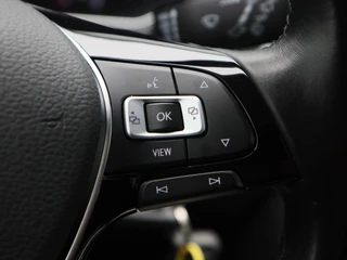 Volkswagen T-Roc 1.5 TSi 150 Pk Automaat Style Business | Adaptive Cruise Control | Elektrische Achterklep | Navigatie | Trekhaak | Stoelverwarming | 17 Inch / 24
