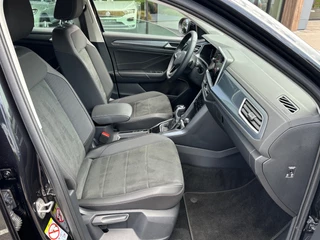 Volkswagen T-Roc 1.5 TSI 150pk DSG Style Carplay | Camera | Keyless | Elek. Achterklep | Rijklaar incl. garantie / 22