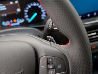 Ford Focus 1.0 Ecoboost automaat ST line X Panoramdak | Afn. Trekhaak | / 24