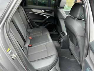 Audi A6 Avant V6 55 TFSI 340pk quattro S-line Panoramadak | Trekhaak | 20 inch | Zwart optiek | Camera | Incl. 1 jaar Bovag garantie / 25