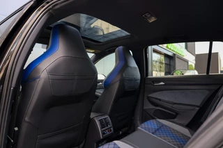 Volkswagen Golf 2.0 TSI R 4Motion  | PANO | AKRAPOVIC | DODE HOEK | STUURVERW | IQ-LIGHT | / 46