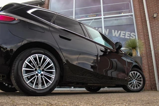 BMW 2-serie Active Tourer 230e xDrive Luxury Line | 1e eigenaar | BTW auto | Driving Assistant | Harman Kardon | 360 camera | Panoramadak | Head-up | M-sportstuur | Keyless entry / 53