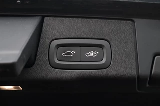 Volvo XC60 T6 Recharge AWD R-Design | Stoelverwarming | Parkeercamera | Panoramadak | Memorystoel | Keyless / 31