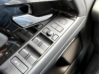 Land Rover Range Rover Evoque 1.5 P300e AWD R-Dynamic HSE  NL. Auto, Wrapped, Panoramadak / 23
