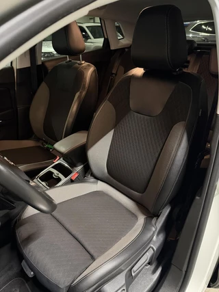 Opel Grandland X 1.6 Turbo Hybrid Camera Elegance Carplay / 33