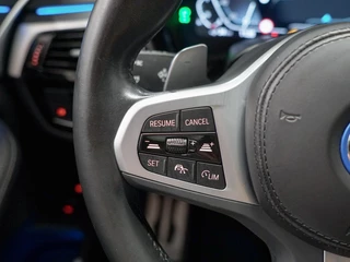 BMW 5 Serie Touring 530e xDrive M-Sport Panoramadak | Adapt. Cruise Control / 35