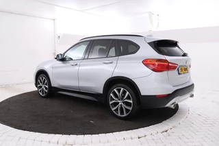BMW X1 sDrive18d High Executive  Automaat, Panorama dak, Navigatie / 2