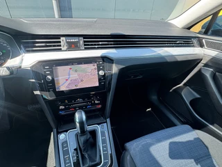 Volkswagen Passat 1.4 TSI PHEV * Panoramadak * Headup display * Dealer onderhouden * / 25
