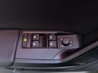 Seat Leon Sportstourer 1.5 eTSI 150pk DSG FR Business Intense LED Camera Stoelverwarming DAB+ / 17