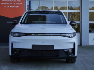 Leapmotor C10 Design REEV 28.4 kWh | Demo | 1500 trekgewicht | Nieuw uit voorraad Leverbaar | Panoramadak | Camera | 20 inch | Elektrische achterklep / 2