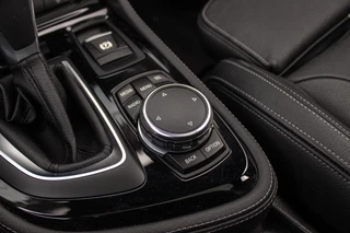 BMW 2-serie Active Tourer 225xe Luxury | Driving Assistant Plus | Panoramadak | Fileassistent | Active Cruise control | Head-up | HiFi audio | Sportstoelen | Rijstrooksensor | Keyless entry / 34