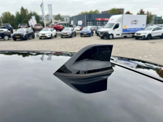 Renault Captur 1.6 E-Tech Full Hybrid 145 Techno  | Stoel+Stuurverwarming | Climate Control | Draadloze Telefoonlader | Camera + Sensoren | Two-Tone | Apple CarPlay/Android Auto / 47