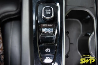 Volvo XC60 2.0 Recharge T8 AWD R-Design | Pano | 20 inch | Stoelventilatie | HUD | Harman Kardon | Memory beide kanten | Camera | ACC | BLIS / 12