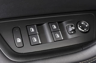 Peugeot 508 SW 1.6 HYbrid GT FOCAL Stoelverwarming Keyless Dodehoek / 33
