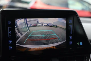 Toyota C-HR 1.8 Hybrid Dynamic|Automaat|Trekhaak|Stoelverwarming|Camera|Navi|ACC / 32