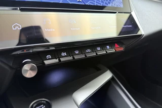 Peugeot 408 1.2 Hybrid 145 e-DCS6 GT | Adaptive Cruise Control | Matrix LED | Handsfree achterklep | Verwarmd stuurwiel | Camera | Apple Carplay & Android Auto | Navigatie | Keyless Entry & Start / 24