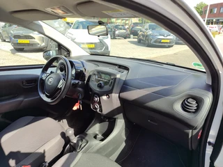 Toyota Aygo 1.0 VVT-i X-FUN / 2