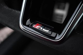 Audi RS6 Avant 4.0 TFSI quattro  Nardo Ceramic Pano Trekh Sportuitl HUD ACC Dynamic+ 4WS / 98