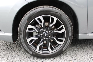 Mitsubishi Outlander 2.0 PHEV Executive Edition / 33