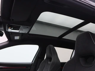Skoda Superb Combi 1.5 TSi 204 Pk PHEV Sportline Business | Trekhaak | Carplay | Canton Audio | Head-up Display | Panoramadak | Virtual Cockpit | Adaptive Cruise | 19 Inch / 27