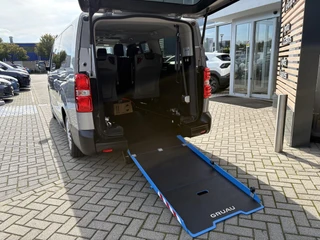 Toyota PROACE Electric Verso LONG EXTRA RANGE DYNAMIC 75KWH 8-PERSOONS ROLSTOELAUTO VERLAAGD-INBOUW-OPRIJPLAAT 2x SCHUIFDEUR / 18
