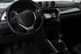 Suzuki Vitara 1.4 Boosterjet Style Smart Hybrid / NAVI / ADAPTIVE CRUISE / NAVI / APPLE CARPLAY / 9