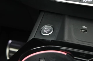 Audi A5 Cabriolet 35 TFSI 150pk S edition Nekverwarming Stoelverwarming Leder Virtual Cockpit Matrix Led 2x S-Line / 32