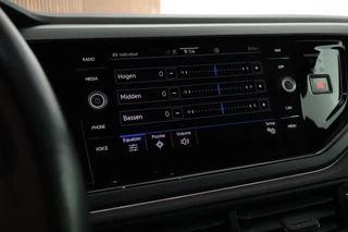 Volkswagen Polo 1.0 TSI 95pk 2x R-Line Climate Control ACC Camera Stoelverwarming Keyless Navigatie / 33