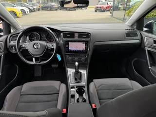 Volkswagen Golf TSI * Panoramadak * Camera * Navigatie * Massage Stoel / 4