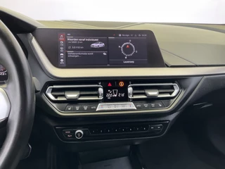BMW 2 Serie Gran Coupé 218i M Sport Edition Pano.dak HUD Stoelverw. Carplay Alpinweiß DAB LED / 13