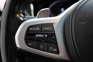 BMW 3 Serie Sedan 320i High Executive M Sport Pakket Automaat  / Live Cockpit Professional / Schuif-/kanteldak / Achteruitrijcamera / Stoelverwarming / DAB / Shadow Line / Apple CarPlay / LED / 19 Inch / Extra Getint Glas / 38