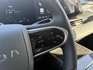 Omoda 5 EV Premium 61 kWh Voorraad Nieuw| ECC | Schuif/kanteldak | Keyless | Lederen bekleding | Stoel & Stuurverwarming | Navigatie | 7 Jaar fabrieksgarantie / 33