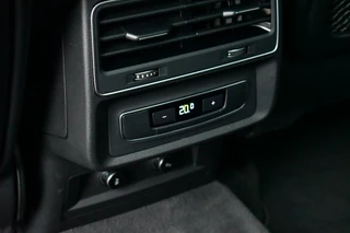 Audi Q7 55 TFSI e quattro S-Line  Rijklaar! Pano 22inch Contourzetels Luchtv / 17