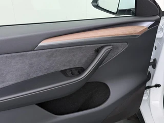 Tesla Model Y Performance AWD 75 kWh SOH 94% | AFN. TREKHAAK | 21 INCH TURBINE VELGEN | TESLA GARANTIE T/M 01-2028 OF 80.000 KM | ACCU & AANDRIJFLIJN GARANTIE T/M 01-2032 OF 192.000 KM | ALL IN RIJKLAAR PRIJS | / 17