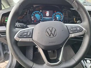 Volkswagen Golf 1.5 TSI 130pk Style * LAGE KMSTAND 26.000KM! * ParkeerCamera * Adaptieve Cruise Control * LM velgen * / 16
