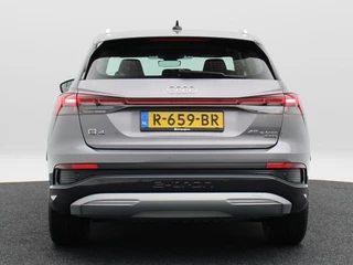 Audi Q4 e-tron 45 quattro Advanced edition 77 kWh 265 Pk | Stoelverwarming | Matrix LED | Sonos Audio | 19 Inch | Warmtepomp | 53.634 Km !! / 9