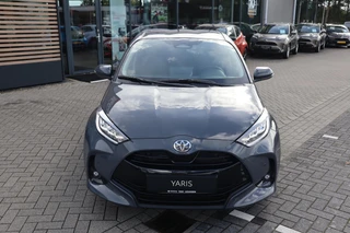 Toyota Yaris 1.5 Hybrid 115 DYNAMIC NIEUW DIRECT LEVERBAAR! STOEL/STUURVERW PARK-SENSOREN BLIND SPOT NAVI 17'' LM-VELGEN CAMERA APPLE/ANDROID / 10