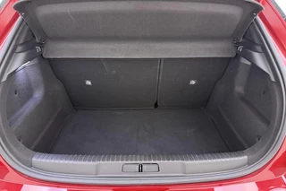 Opel Mokka 1.2 Turbo 130pk Ultimate | Climate Control | Adapt. Cruise control | Navi via Apple Carplay/Android Auto | Alcantara bekleding | Massagefunctie | Zwart dak | 18" Lichtmetalen velgen / 4