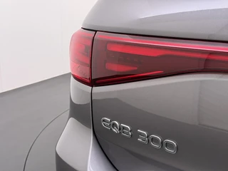 Mercedes-Benz EQB EQB 300 4Matic AMG / 2